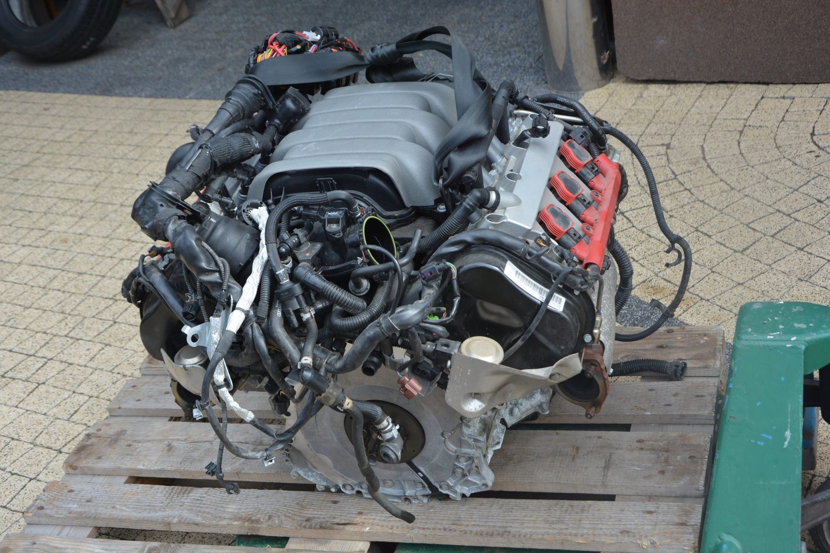 Двигатель Audi a6 2.8 BDX